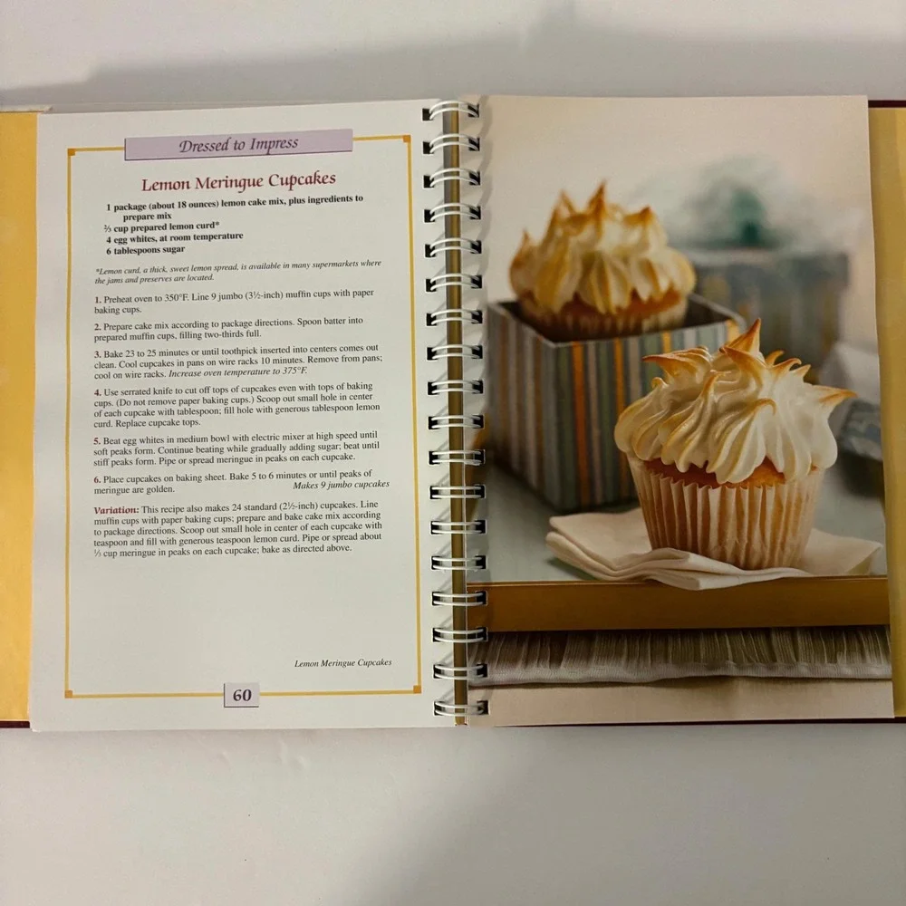 Favorite Brand Name 100 Best Cupcake Recipes Hardcover Cookbook 2008 PIL